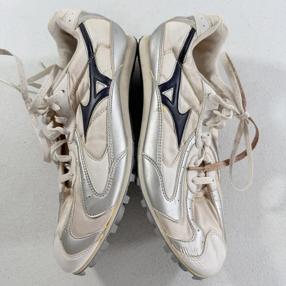 Vintage Mizuno Track & Field Women's White Silver Track Spikes 2001 Size 11
